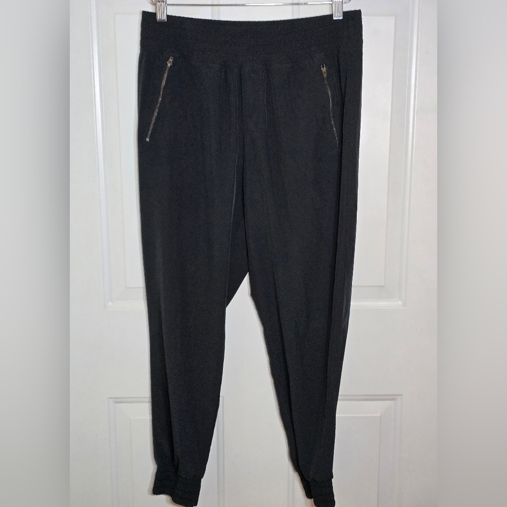 Danskin Black Pants Elastic Leg Cuff  Lightweight Medium Zipper Pockets
